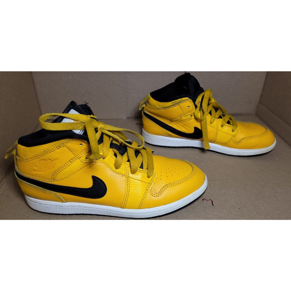Nike Air Jordan 1 Mid University Gold Size 3y 640734-700